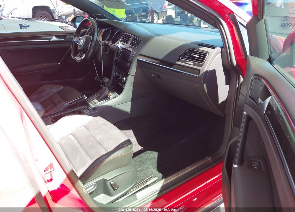 2015 VOLKSWAGEN GOLF GTI 2.0T AUTOBAHN W/PERFORMANCE PACKAGE 4-DOOR VIN: 3VW447AU2FM057089