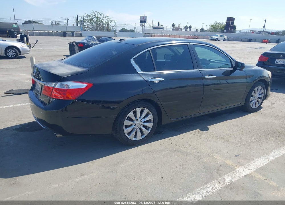 2013 HONDA ACCORD VIN: 1HGCR2F83DA254752