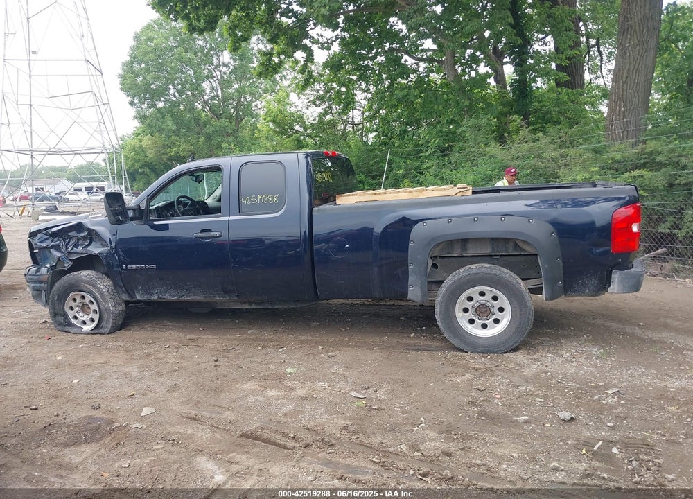 2008 CHEVROLET SILVERADO 2500HD WORK TRUCK VIN: 1GCHC29K08E144222