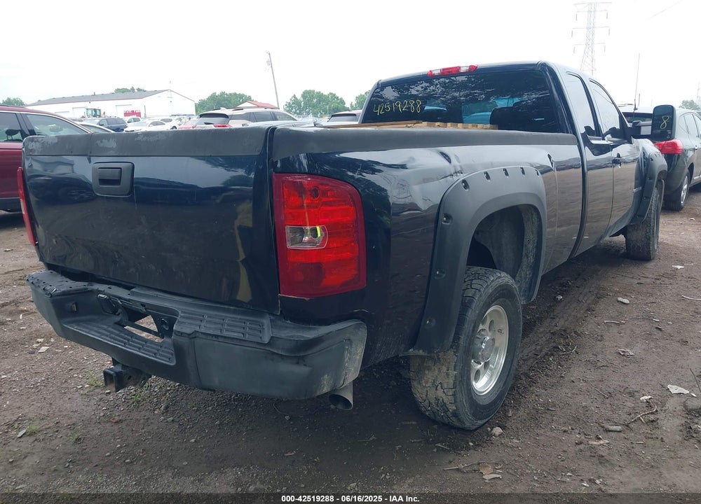 2008 CHEVROLET SILVERADO 2500HD WORK TRUCK VIN: 1GCHC29K08E144222