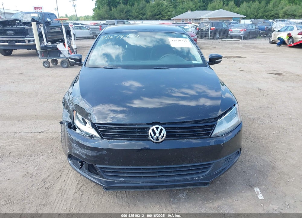2011 VOLKSWAGEN JETTA VIN: 3VWDZ7AJ2BM327620