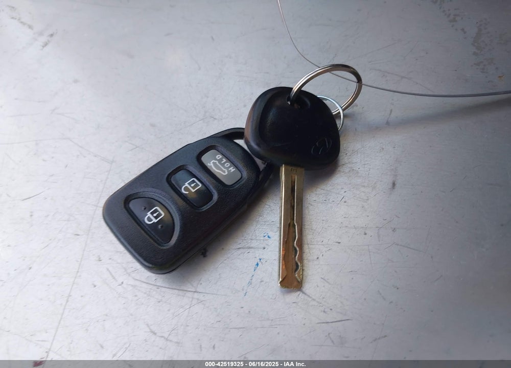 2013 HYUNDAI SONATA GLS VIN: 5NPEB4AC4DH570818