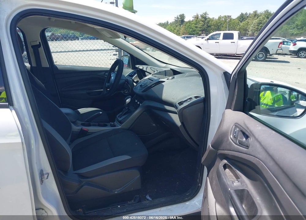 2015 FORD ESCAPE VIN: 1FMCU0F7XFUA82189