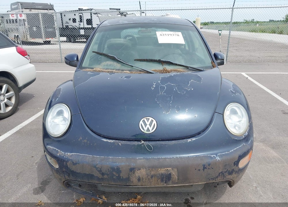 2001 VOLKSWAGEN NEW BEETLE GLS VIN: 3VWCB21C81M469215