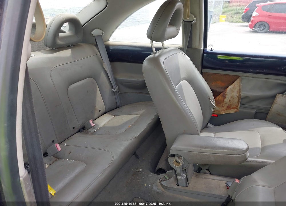 2001 VOLKSWAGEN NEW BEETLE GLS VIN: 3VWCB21C81M469215