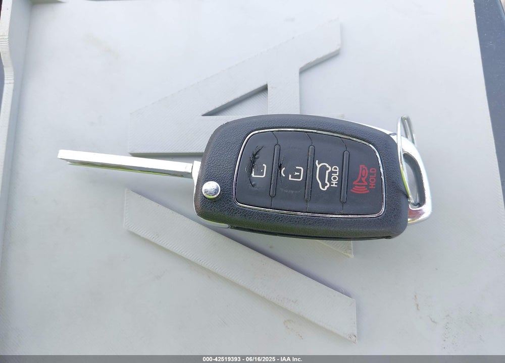 2013 HYUNDAI SANTA FE VIN: KM8SMDHF8DU010248