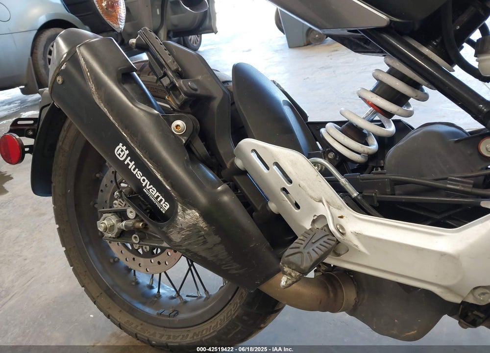 2020 HUSQVARNA VITPILEN 401/SVARTPILEN 401 VIN: MD2JUJ404LC262027