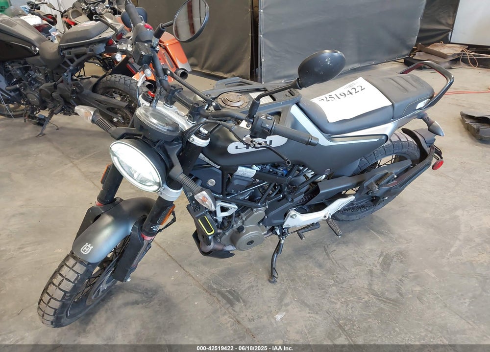 2020 HUSQVARNA VITPILEN 401/SVARTPILEN 401 VIN: MD2JUJ404LC262027