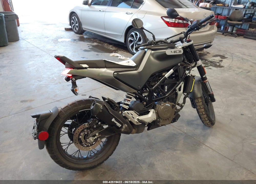 2020 HUSQVARNA VITPILEN 401/SVARTPILEN 401 VIN: MD2JUJ404LC262027