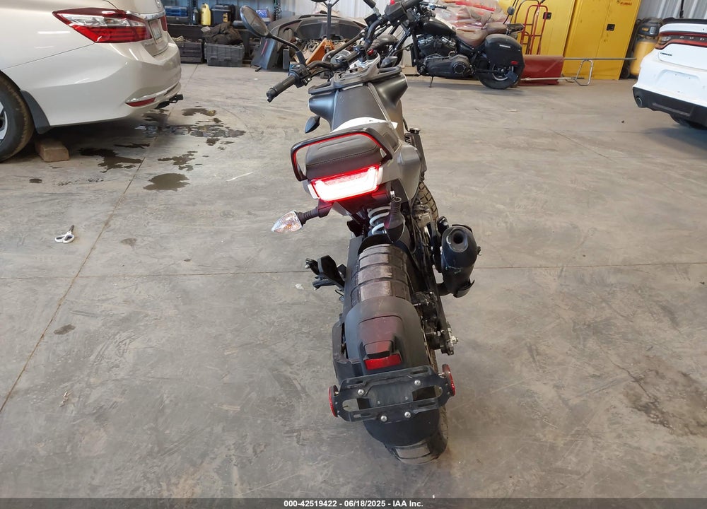 2020 HUSQVARNA VITPILEN 401/SVARTPILEN 401 VIN: MD2JUJ404LC262027