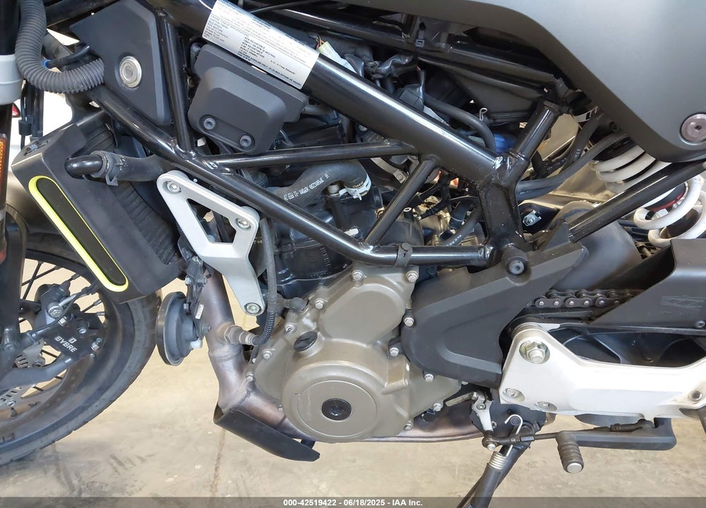 2020 HUSQVARNA VITPILEN 401/SVARTPILEN 401 VIN: MD2JUJ404LC262027
