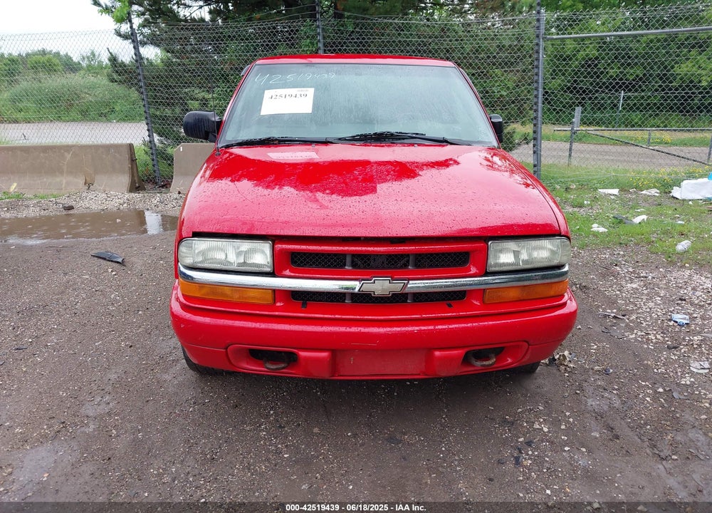 2004 CHEVROLET S-10 LS VIN: 1GCDT13X24K113126