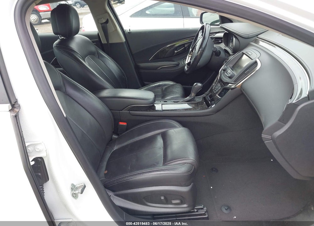 2014 BUICK LACROSSE VIN: 1G4GB5G33EF287680