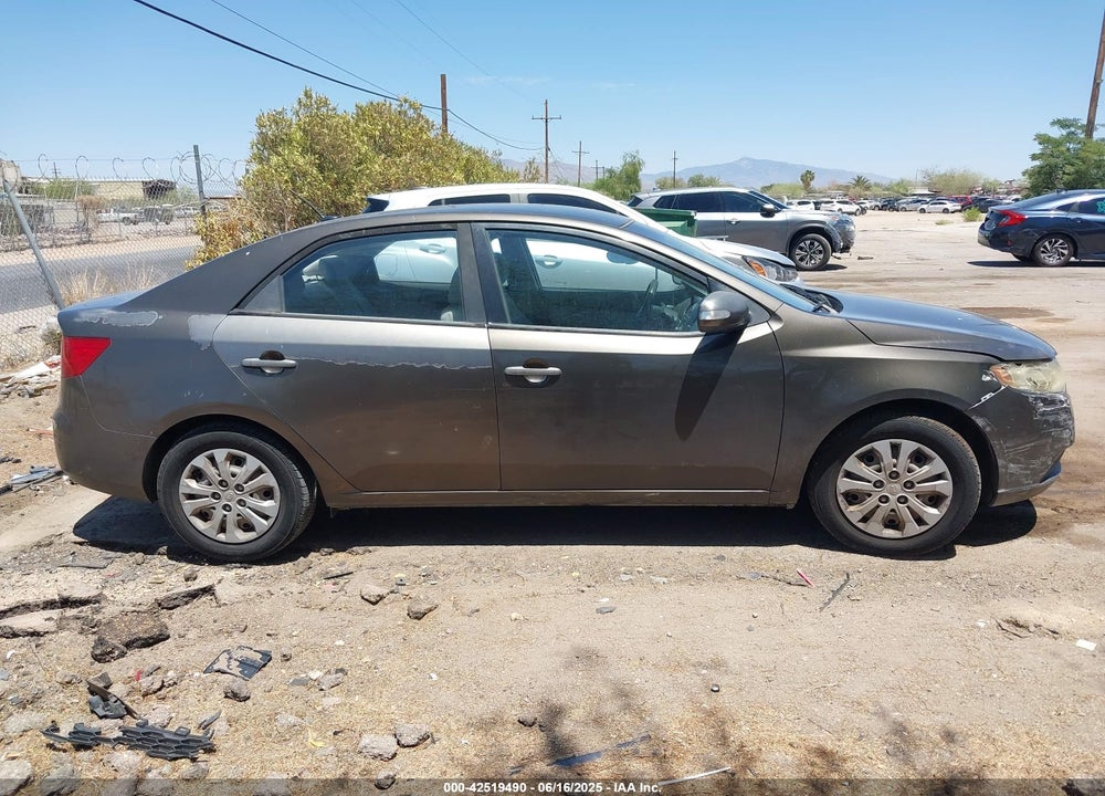 2010 KIA FORTE VIN: KNAFU4A20A5112322