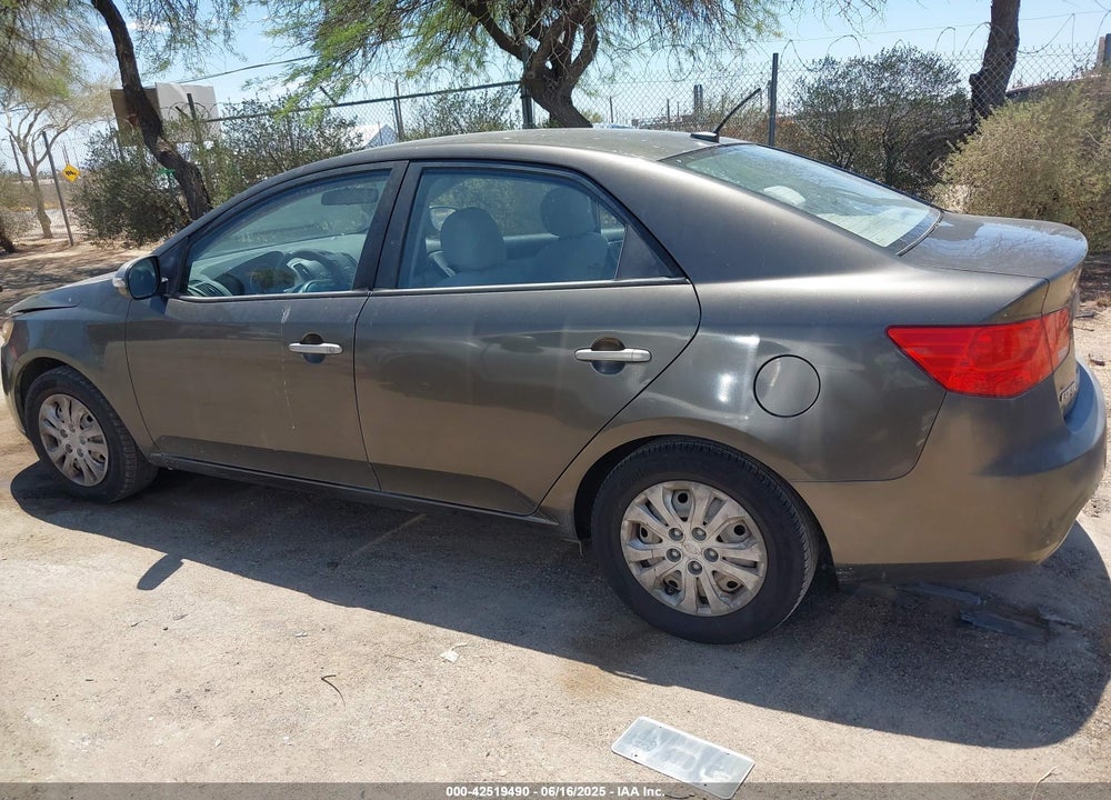 2010 KIA FORTE VIN: KNAFU4A20A5112322
