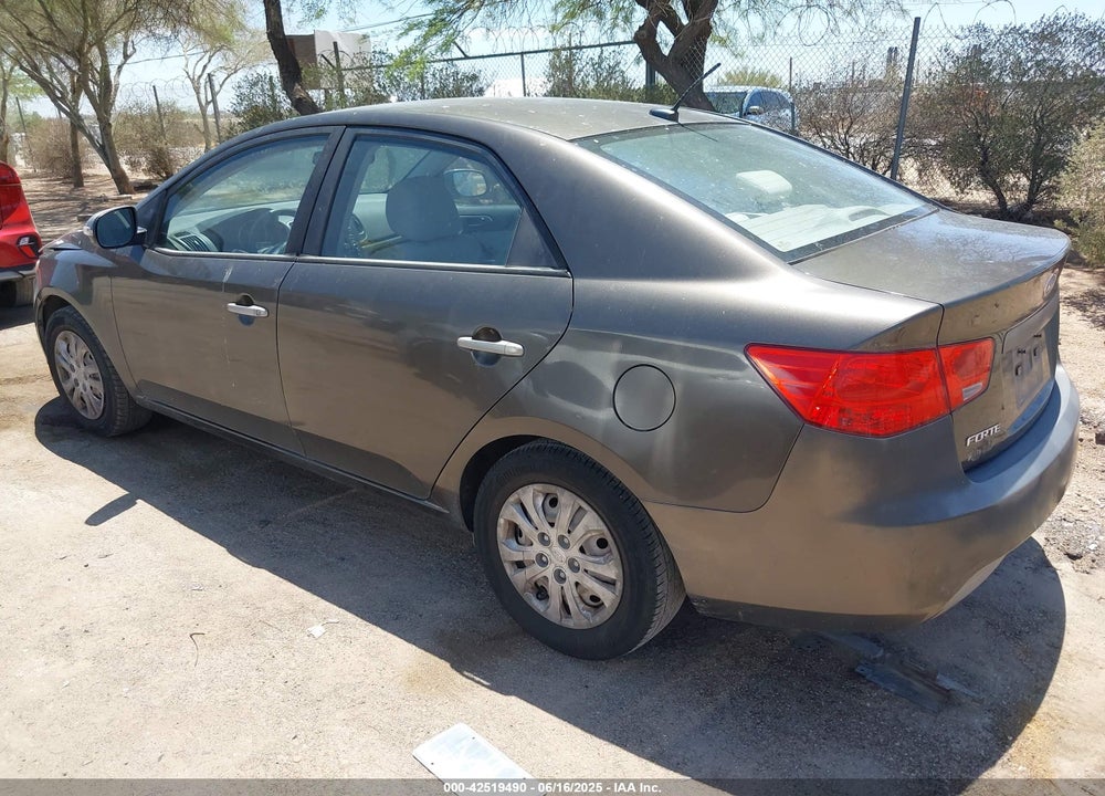 2010 KIA FORTE VIN: KNAFU4A20A5112322