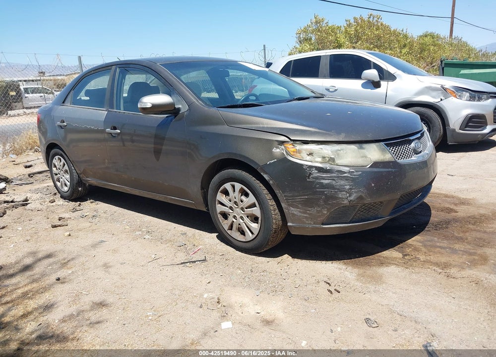 2010 KIA FORTE VIN: KNAFU4A20A5112322