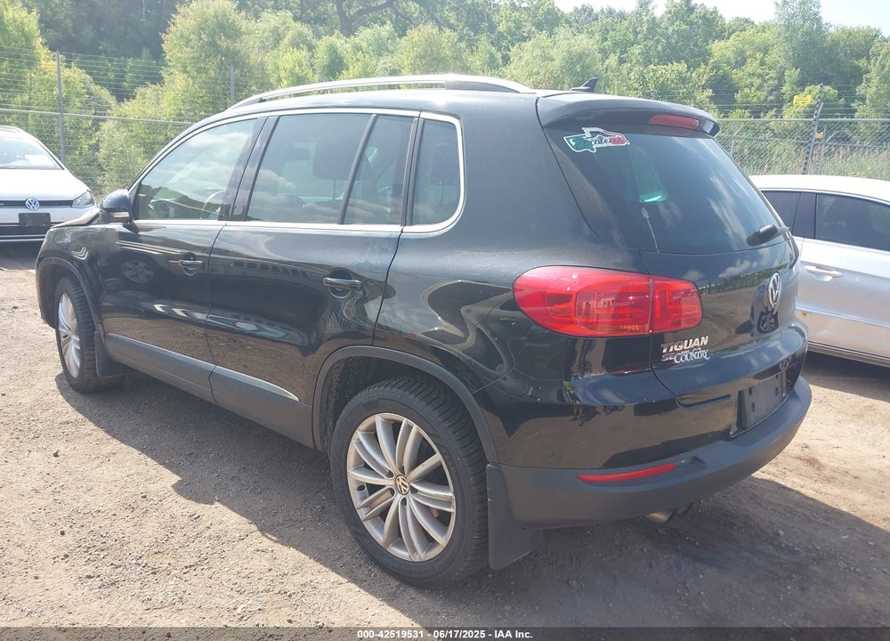 2016 VOLKSWAGEN TIGUAN SE VIN: WVGBV7AX8GW526751