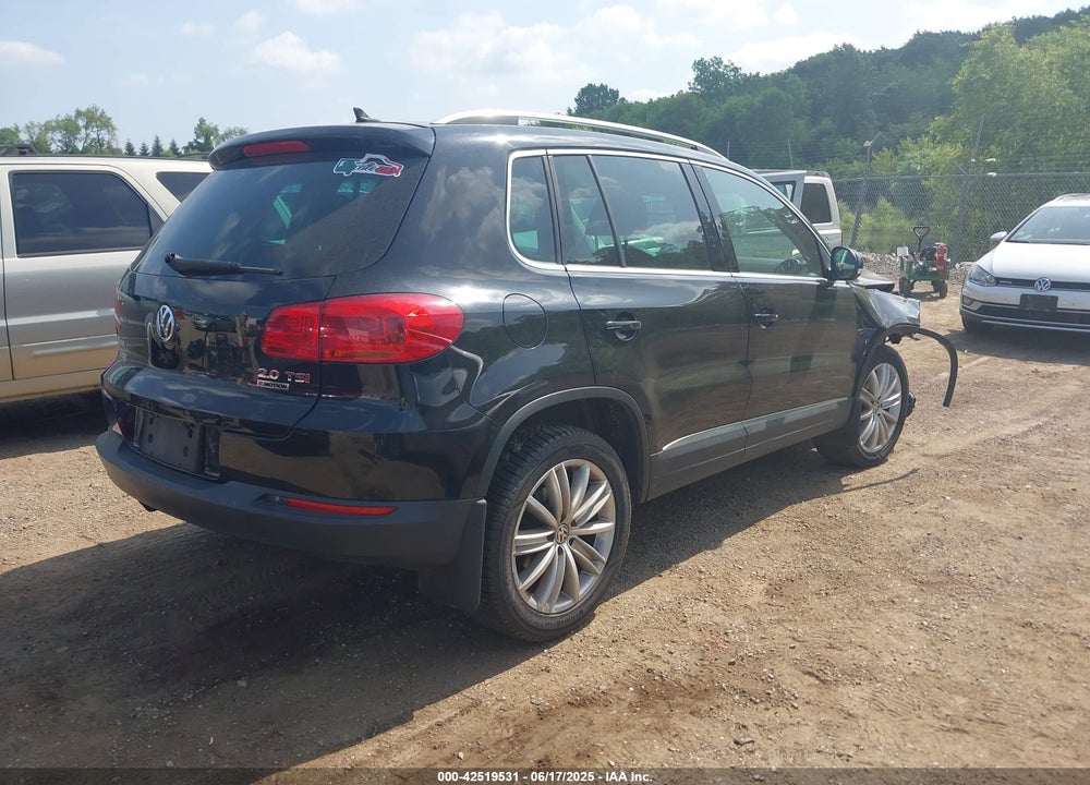 2016 VOLKSWAGEN TIGUAN SE VIN: WVGBV7AX8GW526751