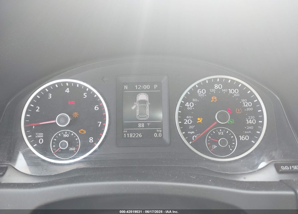 2016 VOLKSWAGEN TIGUAN SE VIN: WVGBV7AX8GW526751