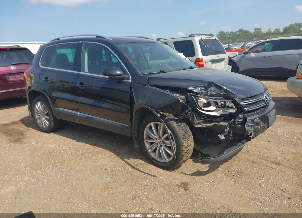 2016 VOLKSWAGEN TIGUAN SE VIN: WVGBV7AX8GW526751