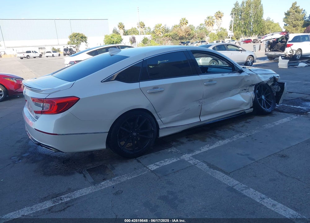 2018 HONDA ACCORD TOURING 2.0T VIN: 1HGCV2F90JA024201