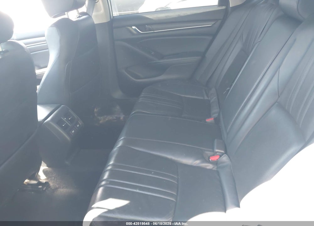 2018 HONDA ACCORD TOURING 2.0T VIN: 1HGCV2F90JA024201