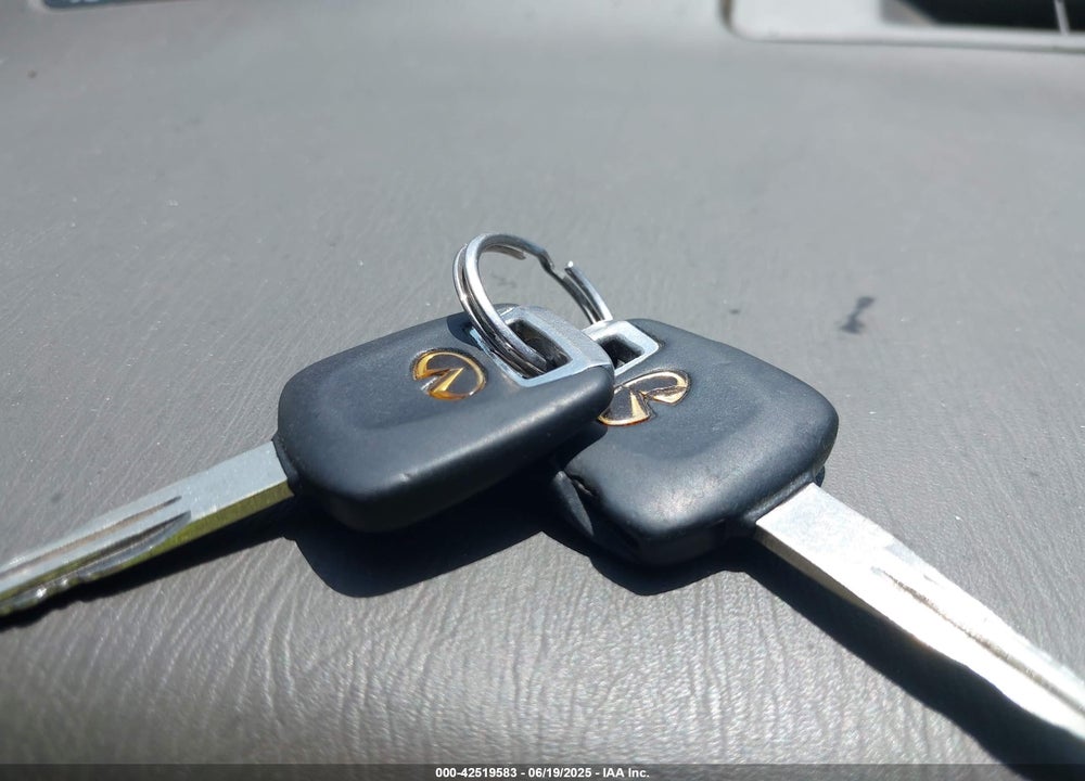 1999 INFINITI QX4 LUXURY VIN: JNRAR05Y3XW048978