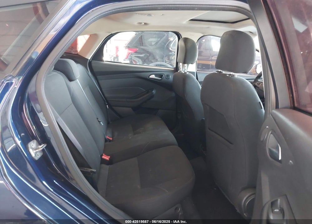 2017 FORD FOCUS SEL VIN: 1FADP3M27HL263743