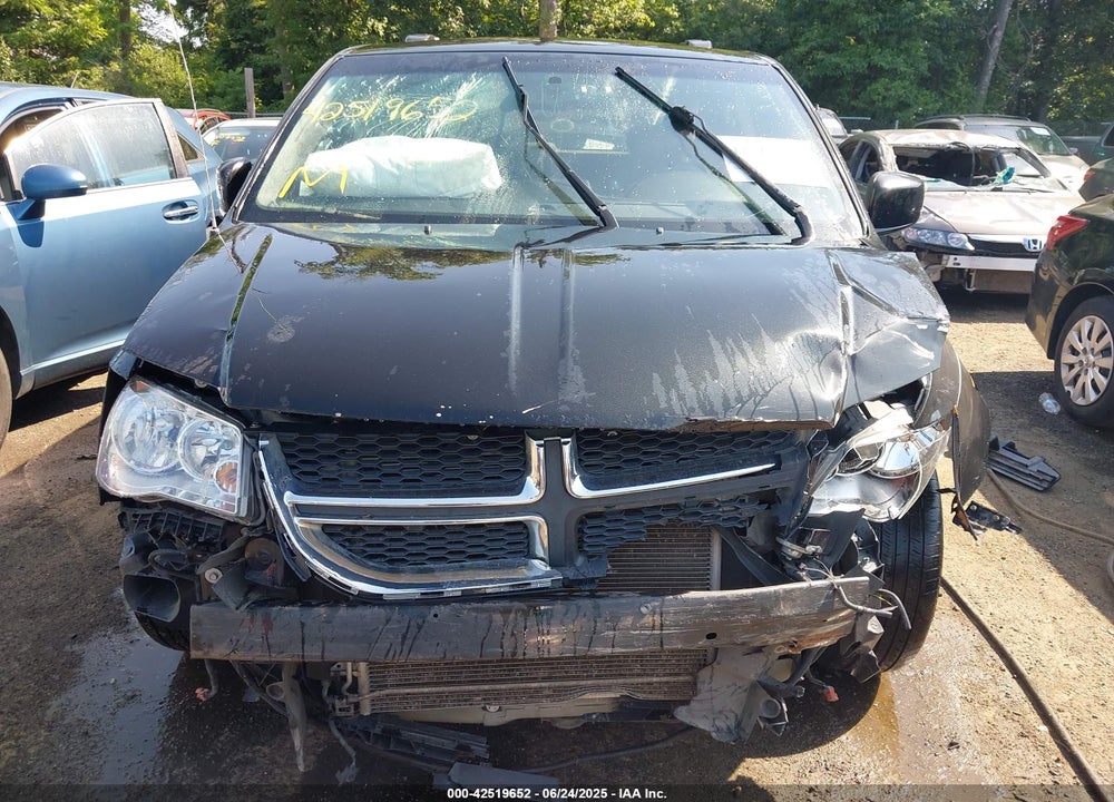 2017 DODGE GRAND CARAVAN VIN: 2C4RDGCG9HR852121