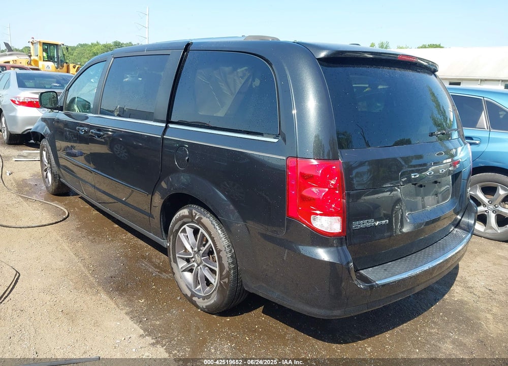 2017 DODGE GRAND CARAVAN VIN: 2C4RDGCG9HR852121