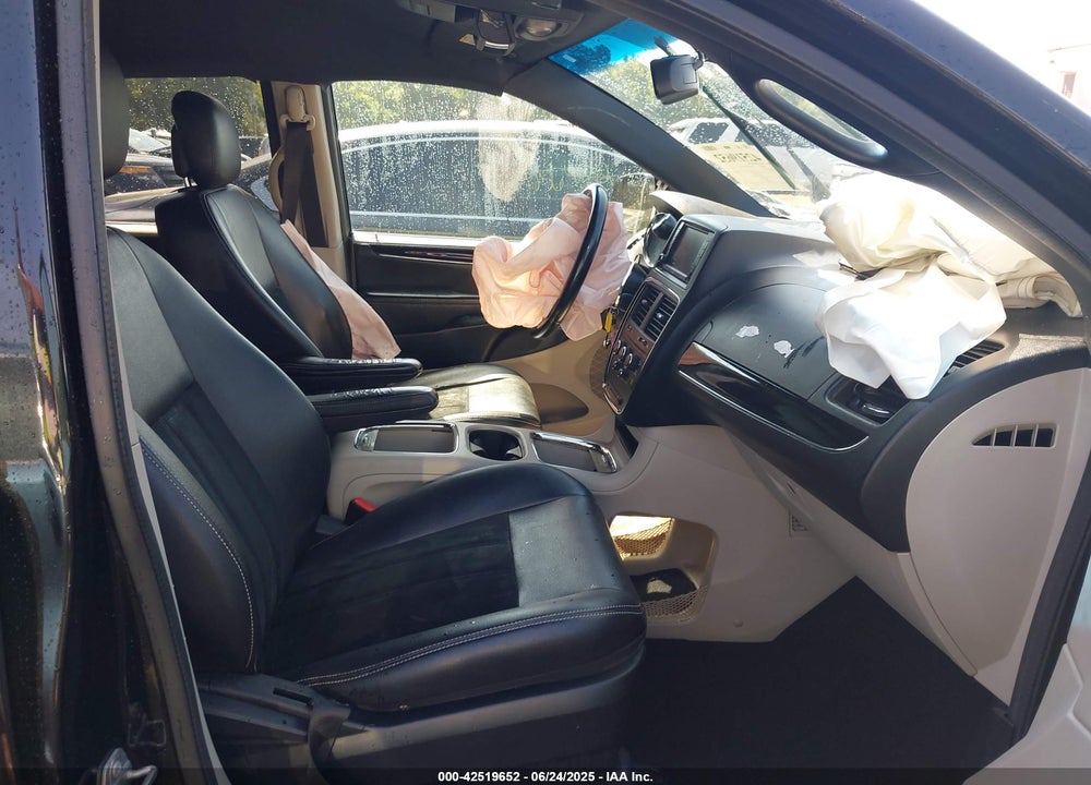 2017 DODGE GRAND CARAVAN VIN: 2C4RDGCG9HR852121