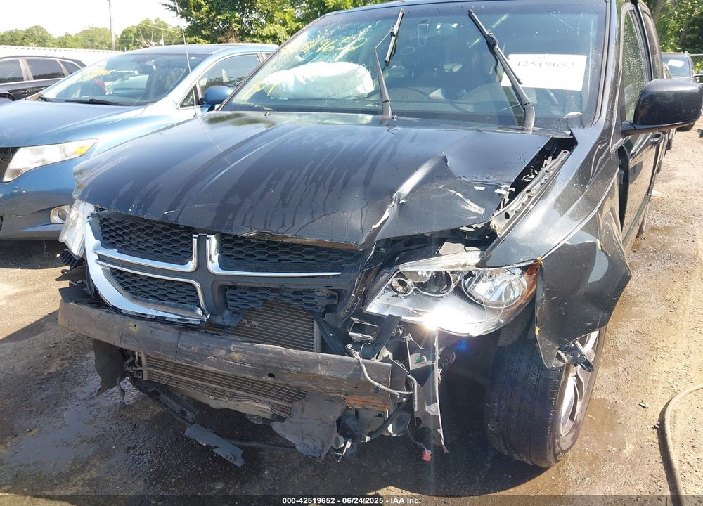 2017 DODGE GRAND CARAVAN VIN: 2C4RDGCG9HR852121