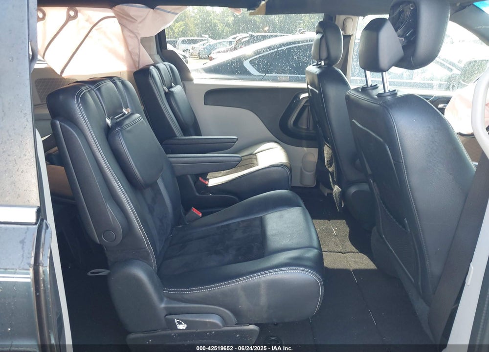2017 DODGE GRAND CARAVAN VIN: 2C4RDGCG9HR852121