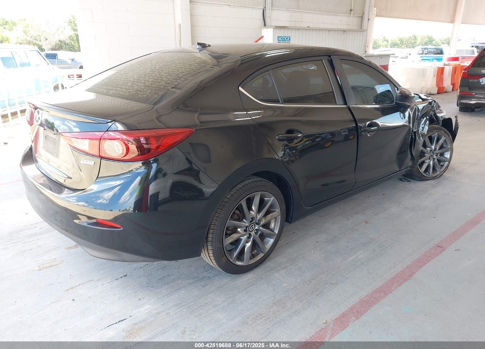2018 MAZDA 3 VIN: 3MZBN1W30JM174177