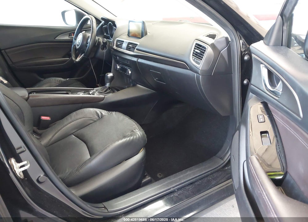 2018 MAZDA 3 VIN: 3MZBN1W30JM174177