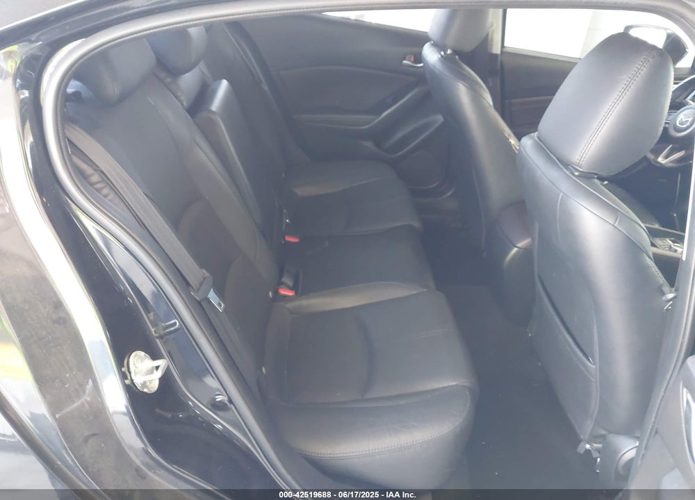 2018 MAZDA 3 VIN: 3MZBN1W30JM174177