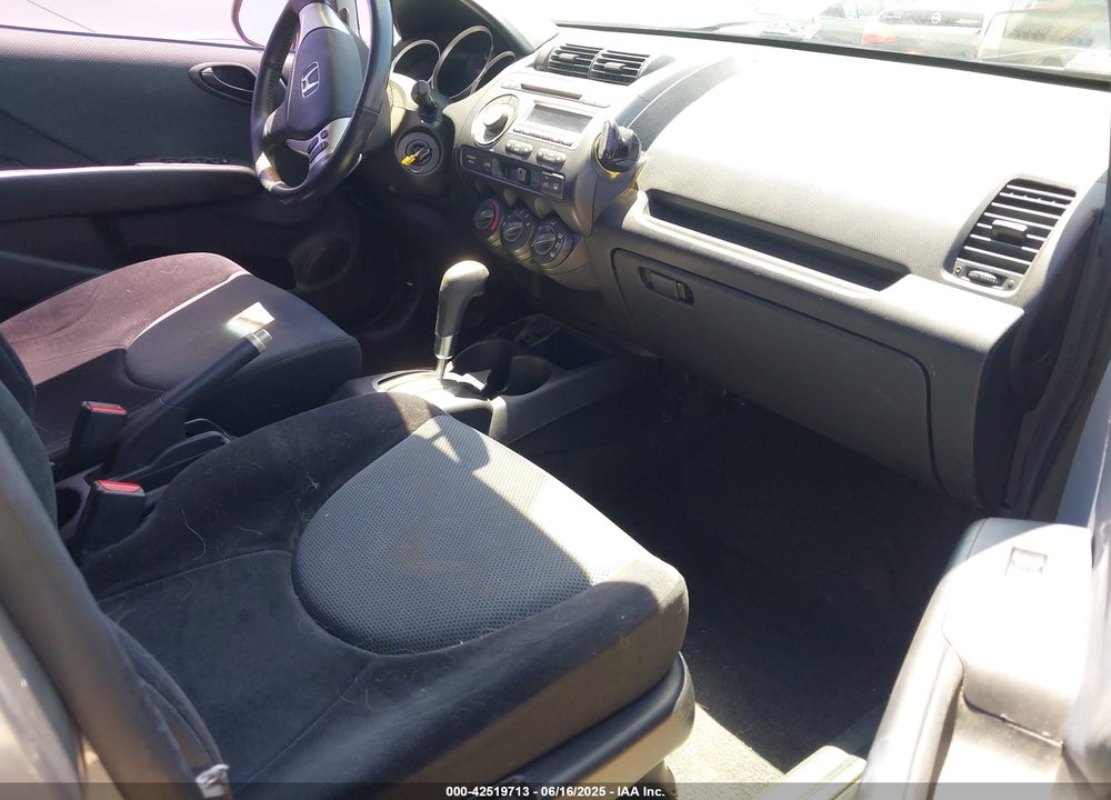 2007 HONDA FIT VIN: JHMGD38617S006335