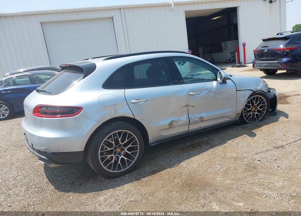2018 PORSCHE MACAN VIN: WP1AA2A53JLB03015