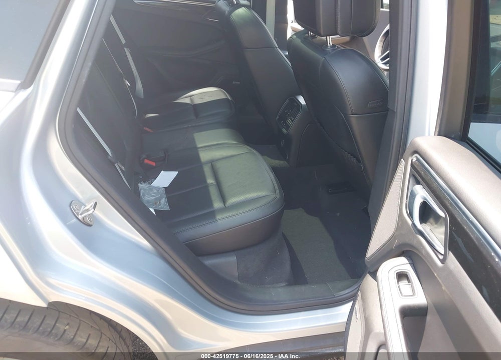 2018 PORSCHE MACAN VIN: WP1AA2A53JLB03015