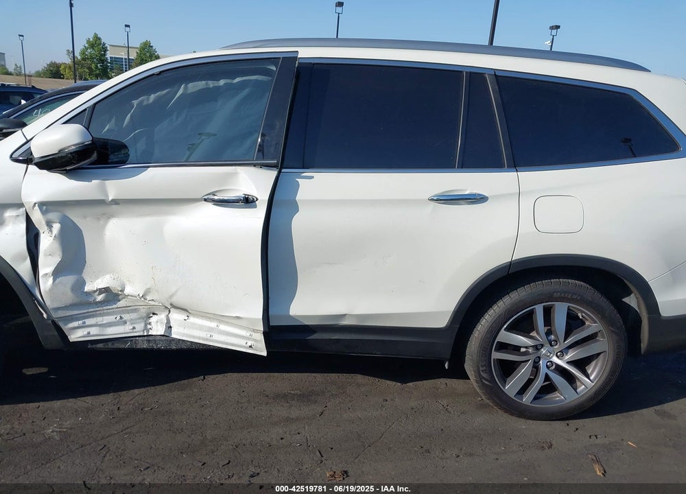 2017 HONDA PILOT VIN: 5FNYF6H96HB095958