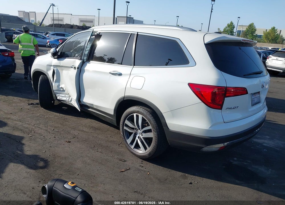 2017 HONDA PILOT VIN: 5FNYF6H96HB095958