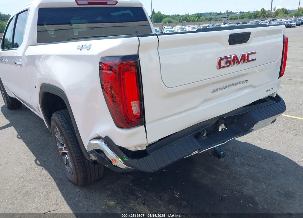 2025 GMC SIERRA 1500 4WD SHORT BOX SLT VIN: 1GTUUDED9SZ244849