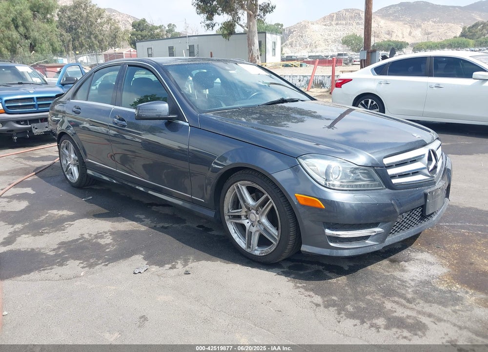 2013 MERCEDES-BENZ C 250 LUXURY/SPORT VIN: WDDGF4HB5DA779962