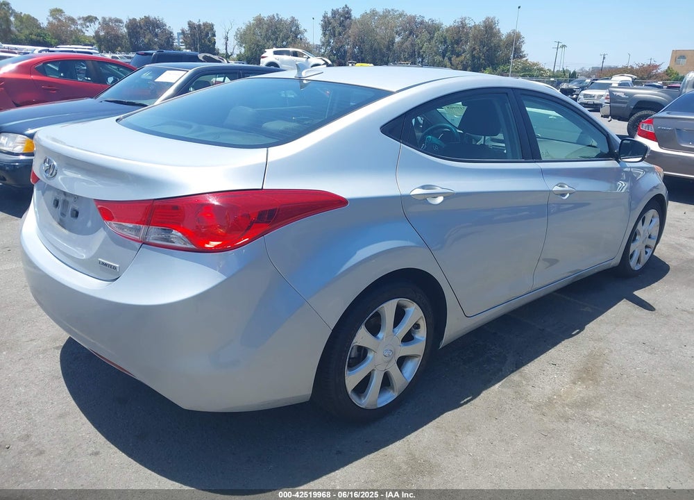 2013 HYUNDAI ELANTRA VIN: 5NPDH4AE8DH299421