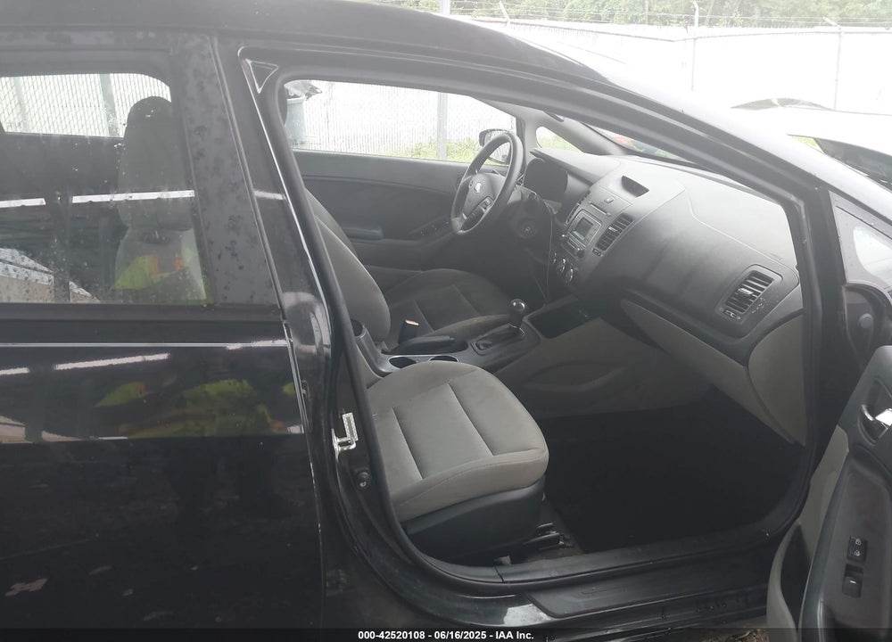 2015 KIA FORTE VIN: KNAFK4A61F5320547