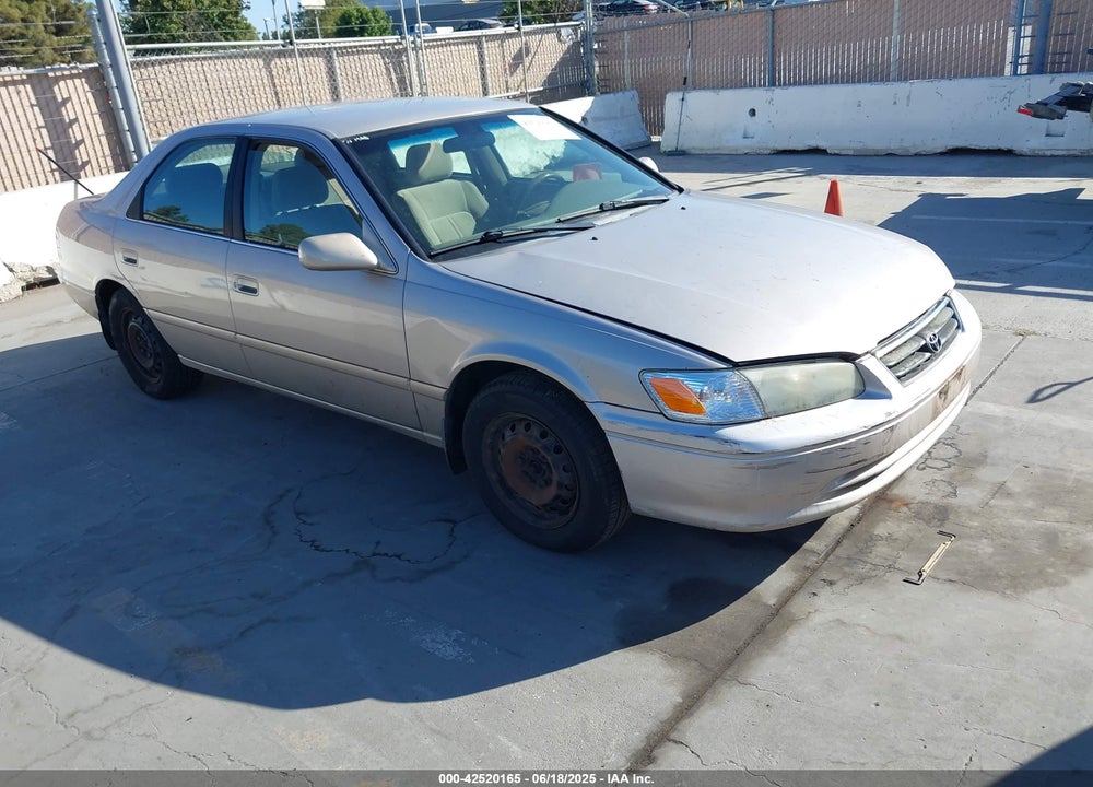 2001 TOYOTA CAMRY VIN: 4T1BG22K71U830639