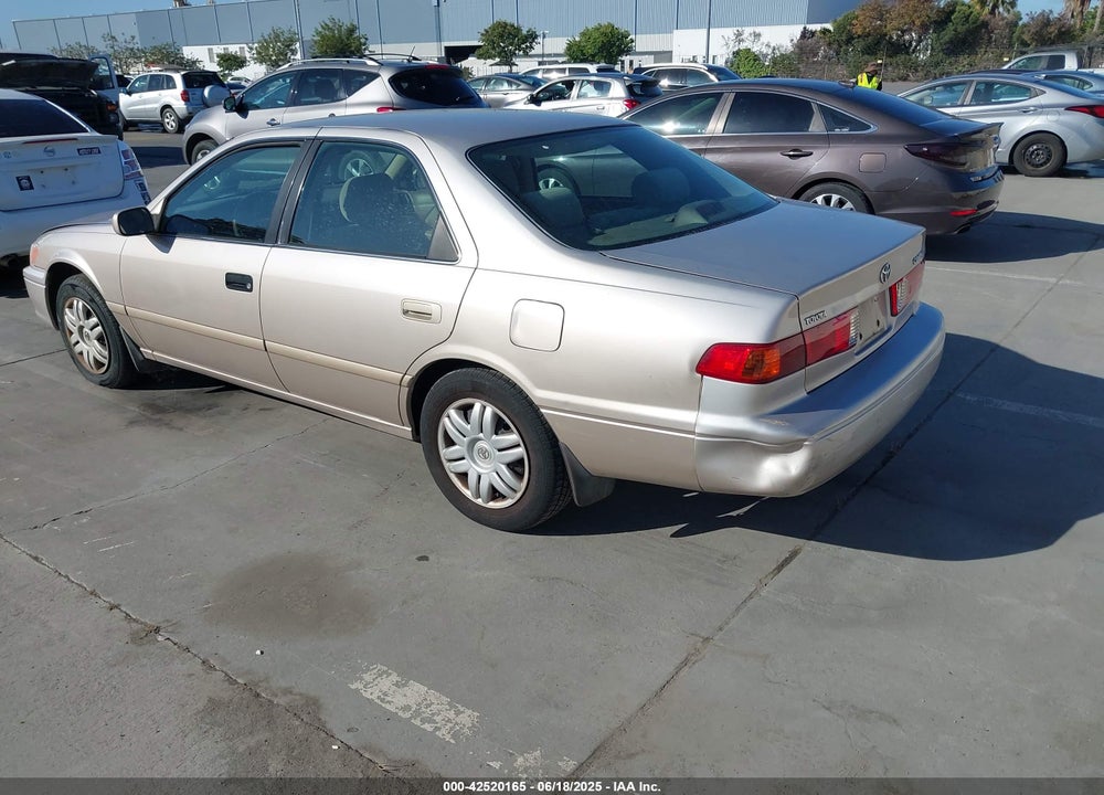 2001 TOYOTA CAMRY VIN: 4T1BG22K71U830639