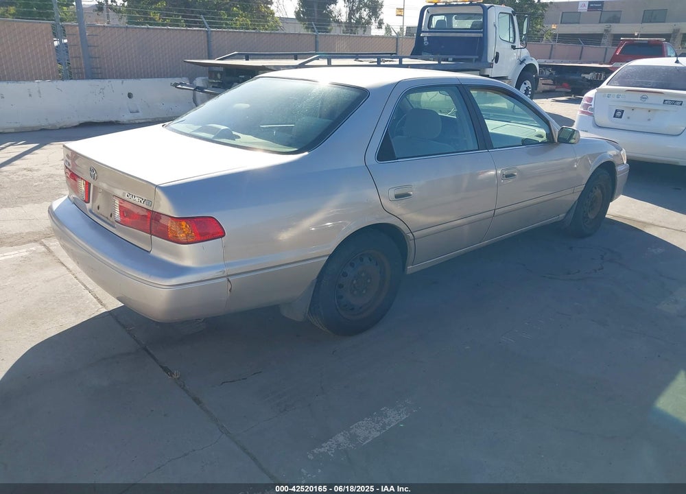 2001 TOYOTA CAMRY VIN: 4T1BG22K71U830639