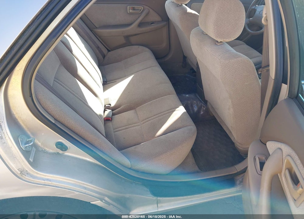 2001 TOYOTA CAMRY VIN: 4T1BG22K71U830639